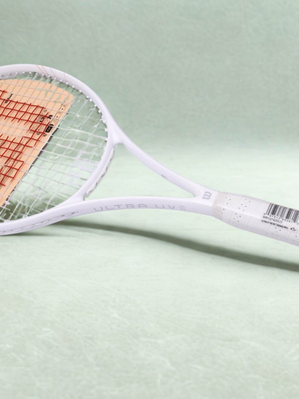 WILSON ULTRA UV RACQUET - GRAPHITE TRADITIONAL FRAME 4-3/8" GRIP 103 HEAD WHITE - Picture 3 of 7